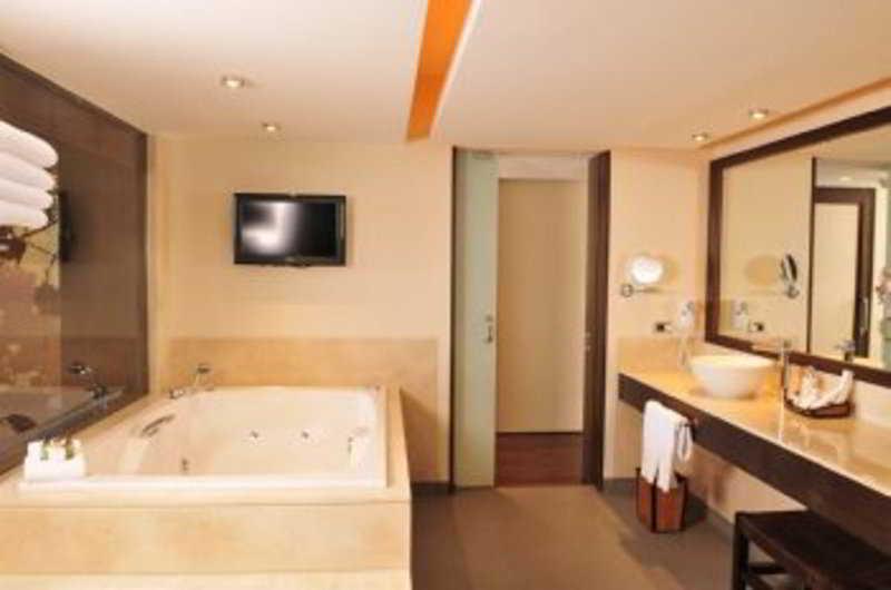 Hotel Dreams De Los Volcanes 푸에르토바라스 객실 사진